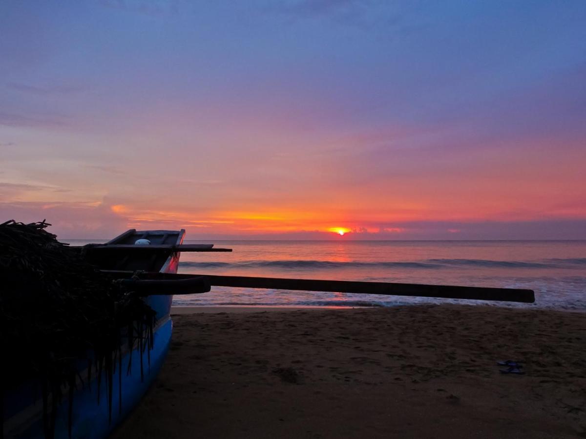 Red Sun Beach Villa Kosgoda Dış mekan fotoğraf